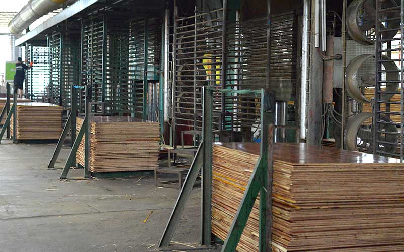 哪里的竹膠板廠家好些?竹膠板生產廠家介紹