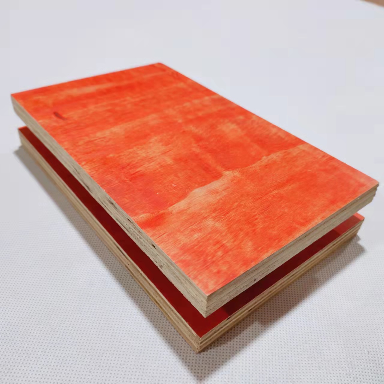 不同膠水生產(chǎn)的建筑模板在建筑工程中具有哪些優(yōu)勢 不同膠水生產(chǎn)的建筑模板在建筑工程中具有哪些優(yōu)勢